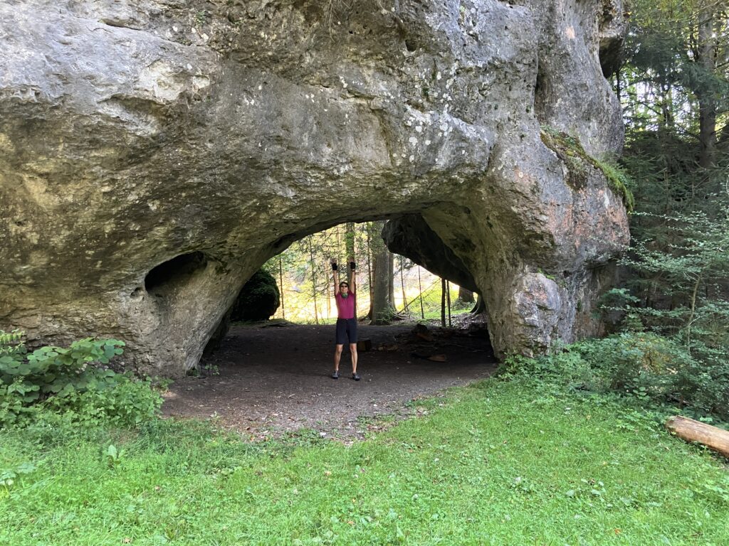 Höhle im Großen Lochstein bei Horlach (Bild: Klaus Dapp)